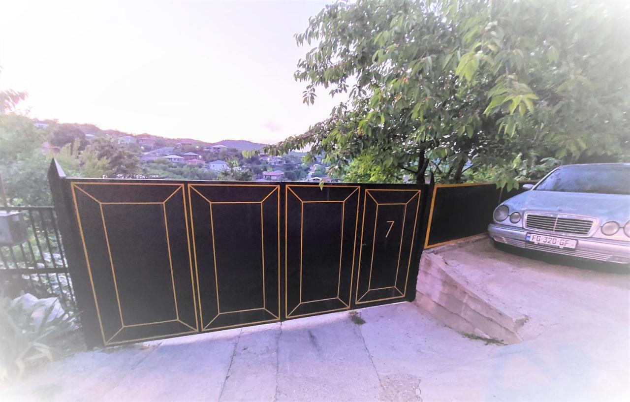 Apartment Beso Κουτάισι Εξωτερικό φωτογραφία